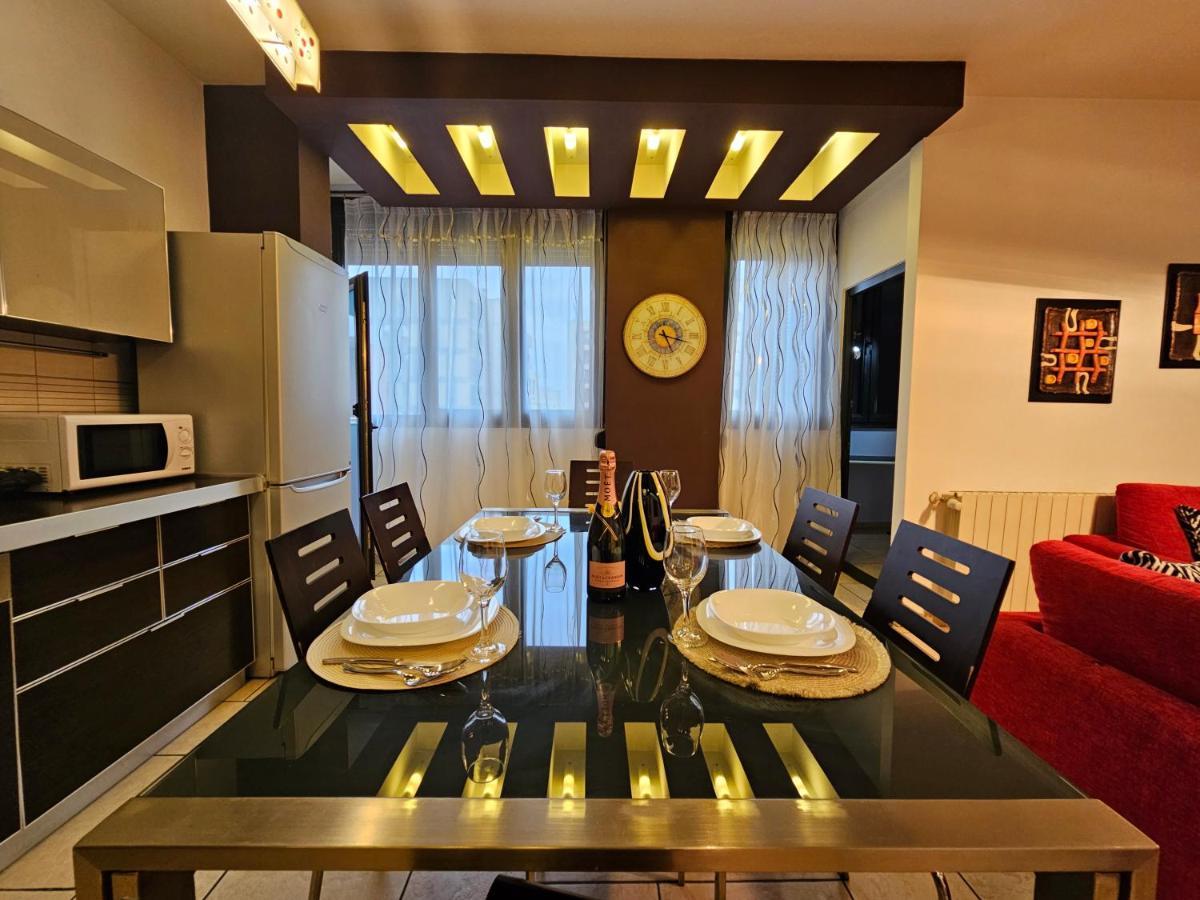 Center Apartment Easy_Luxury Тирана Экстерьер фото