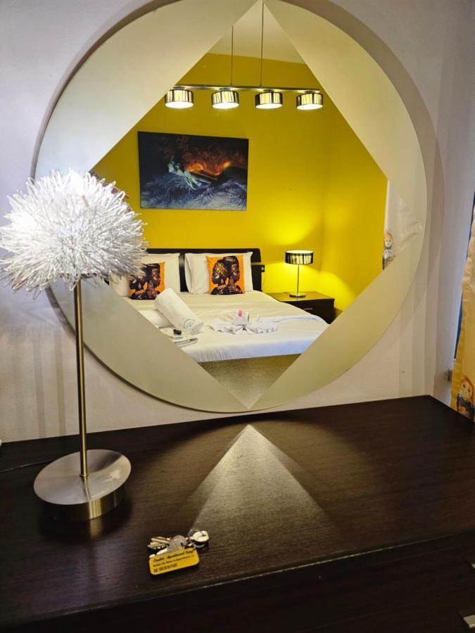 Center Apartment Easy_Luxury Тирана Экстерьер фото