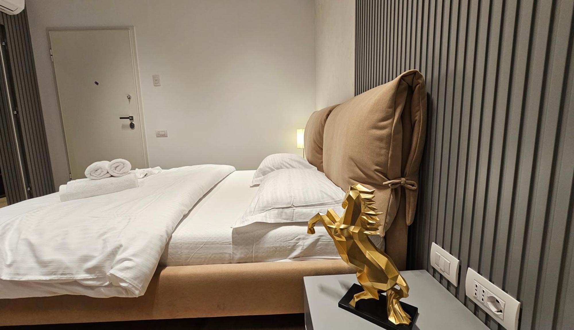 Center Apartment Easy_Luxury Тирана Экстерьер фото
