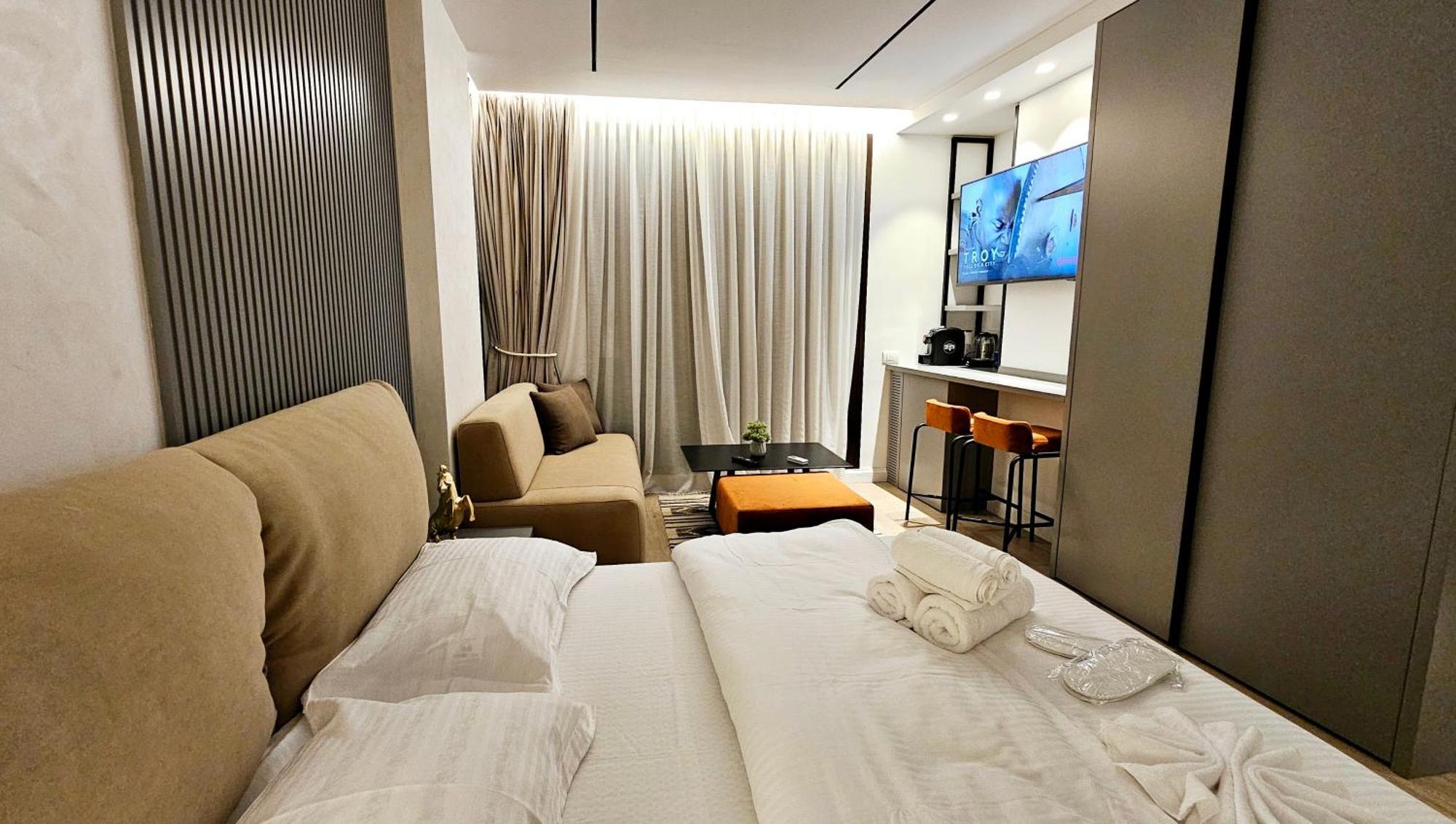 Center Apartment Easy_Luxury Тирана Экстерьер фото