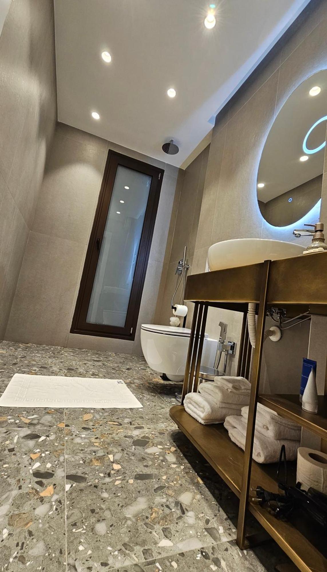 Center Apartment Easy_Luxury Тирана Экстерьер фото