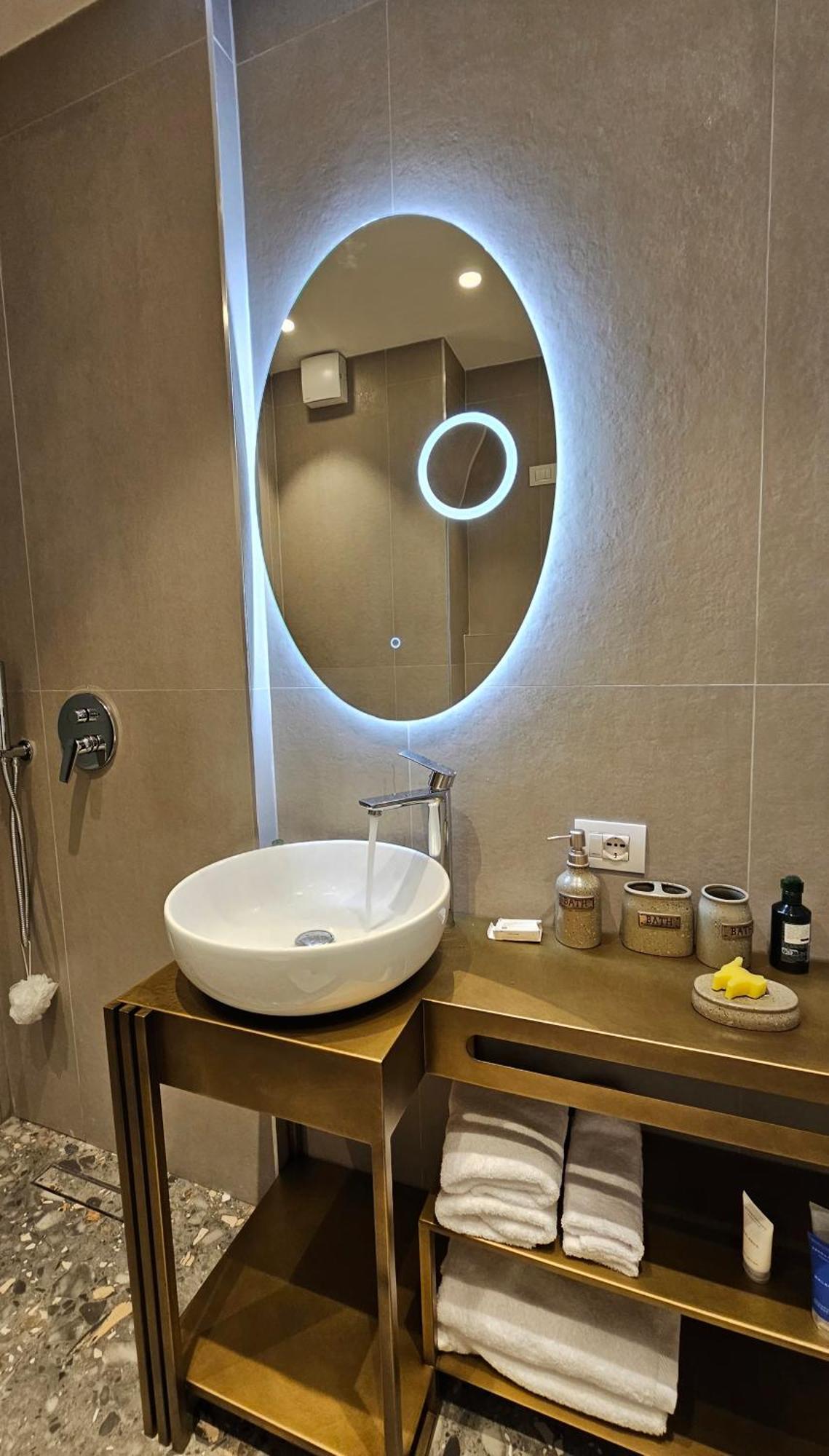 Center Apartment Easy_Luxury Тирана Экстерьер фото