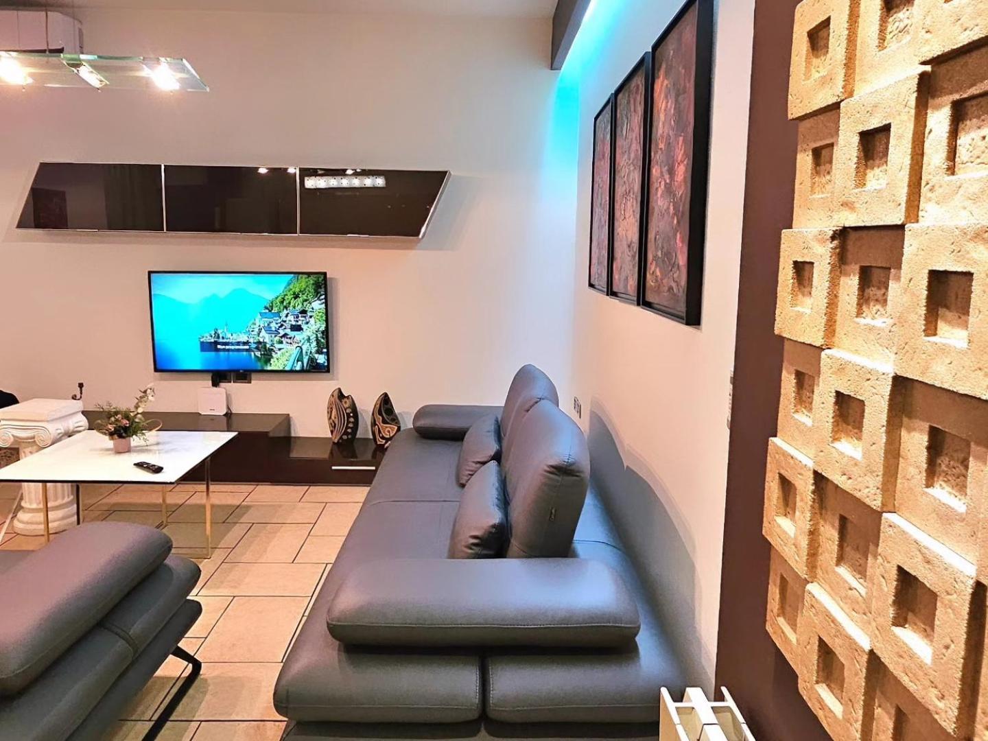 Center Apartment Easy_Luxury Тирана Экстерьер фото