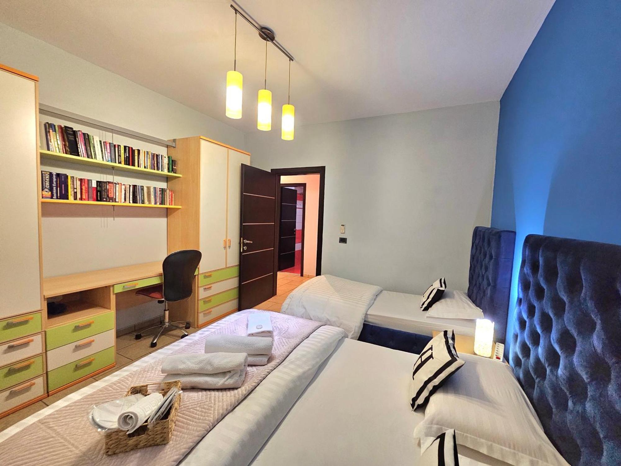 Center Apartment Easy_Luxury Тирана Экстерьер фото
