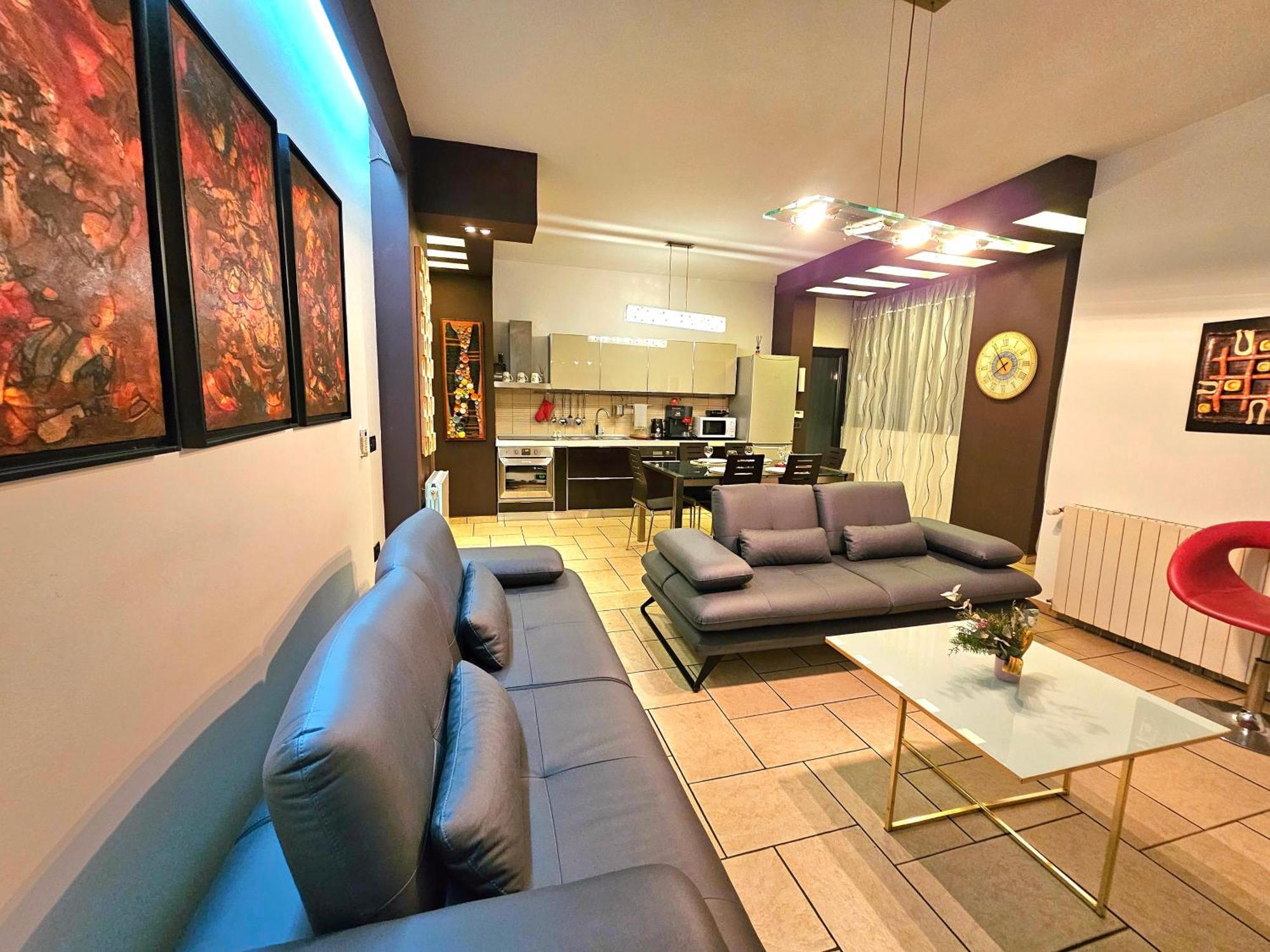 Center Apartment Easy_Luxury Тирана Экстерьер фото