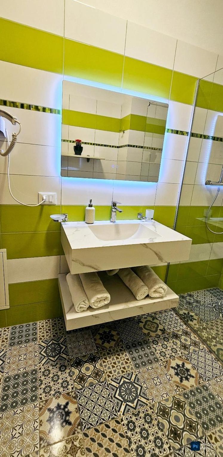 Center Apartment Easy_Luxury Тирана Экстерьер фото