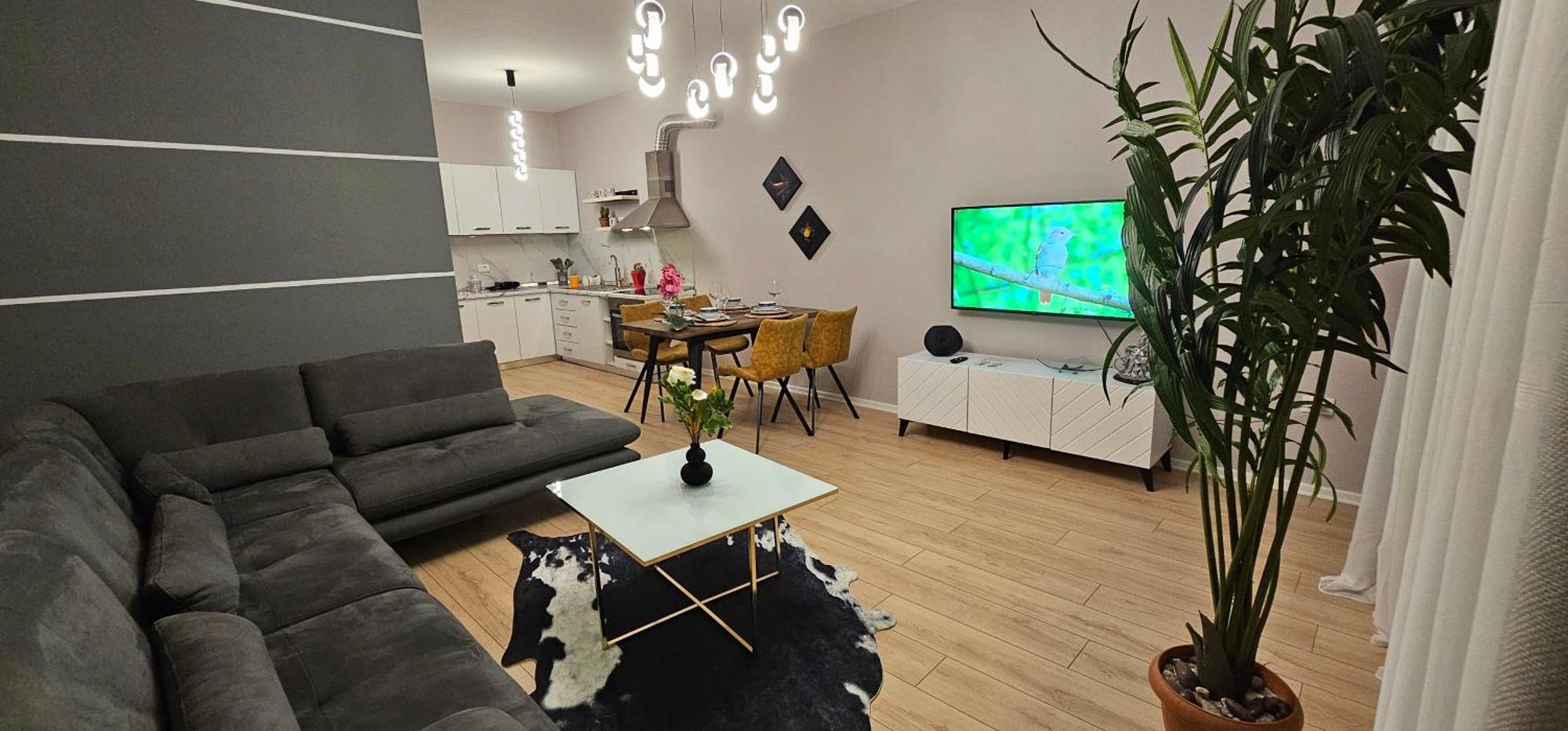 Center Apartment Easy_Luxury Тирана Экстерьер фото